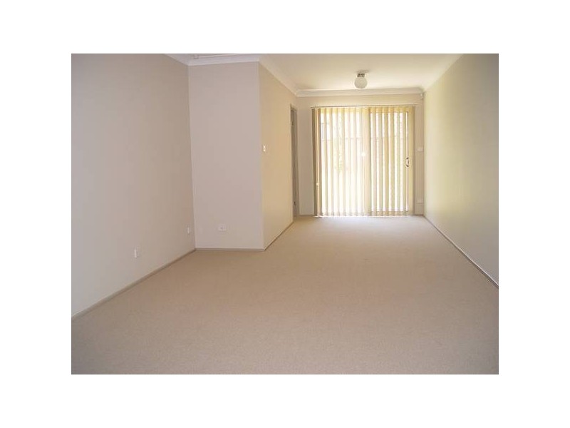 2/39 Hobart Street, Oxley Park NSW 2760