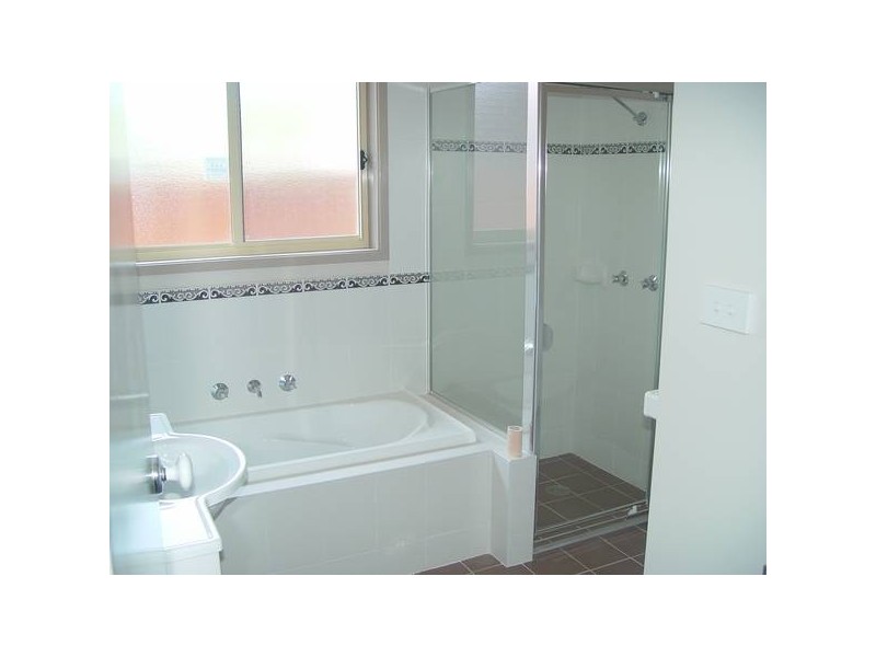 2/39 Hobart Street, Oxley Park NSW 2760