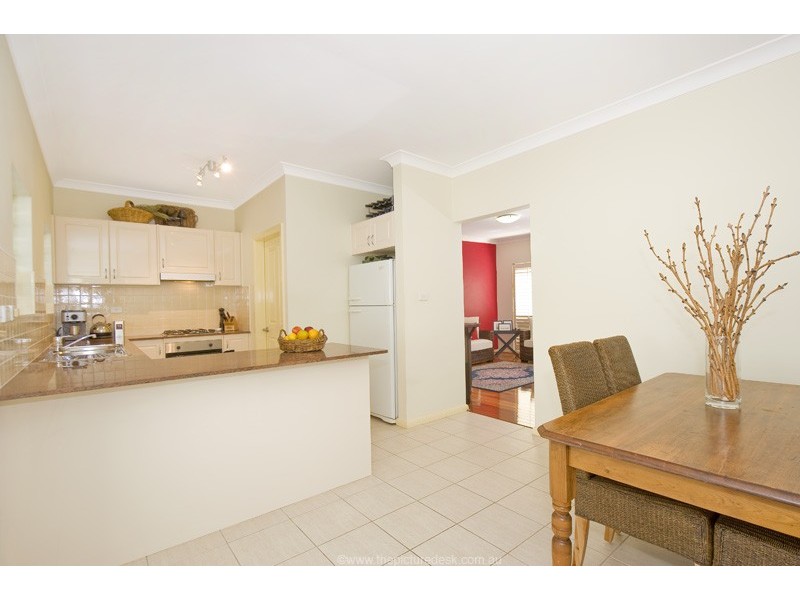 11/2-4 Bloomsbury Avenue, Pymble NSW 2073