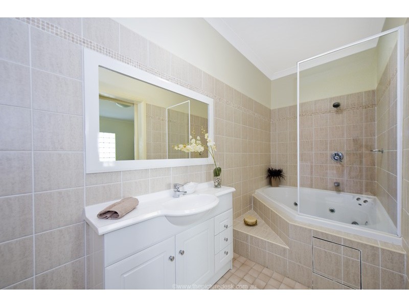 11/2-4 Bloomsbury Avenue, Pymble NSW 2073