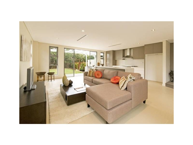 8a Bunyana Avenue, Wahroonga NSW 2076