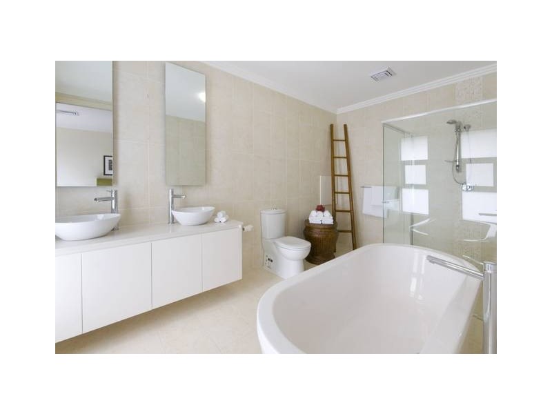 8a Bunyana Avenue, Wahroonga NSW 2076