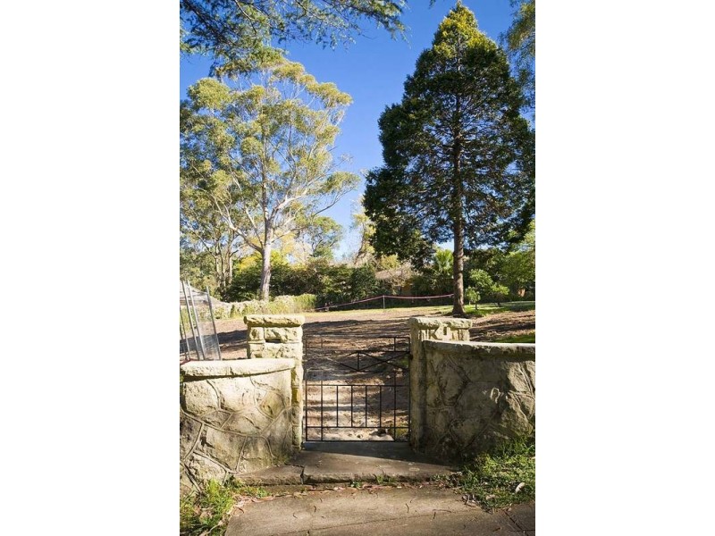 4 Avoca Road, Turramurra NSW 2074