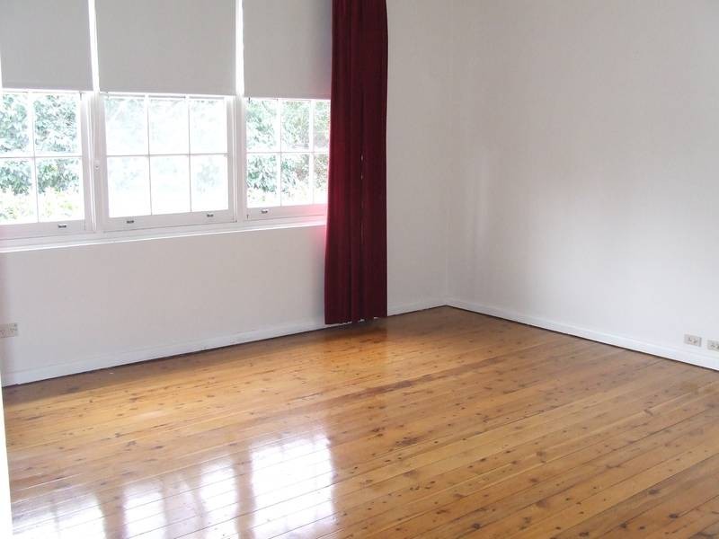 4 Lowther Park Avenue, Turramurra NSW 2074