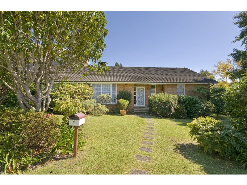 4 Lowther Park Avenue, Warrawee NSW 2074