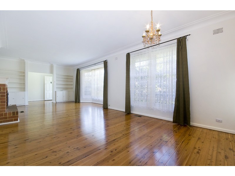 4 Lowther Park Avenue, Warrawee NSW 2074