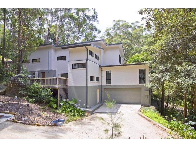 2B Pembroke Avenue, Turramurra NSW 2074
