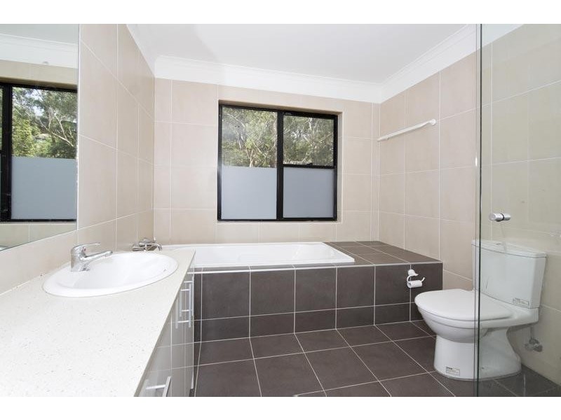 2B Pembroke Avenue, Turramurra NSW 2074