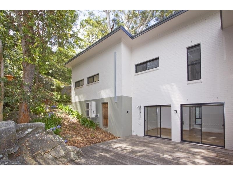 2B Pembroke Avenue, Turramurra NSW 2074