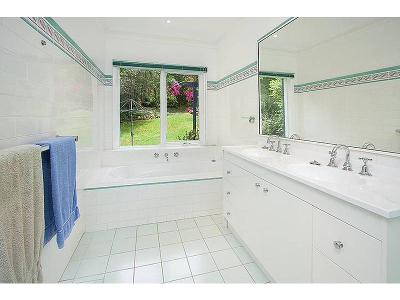 24 Glengarry Avenue, Turramurra NSW 2074