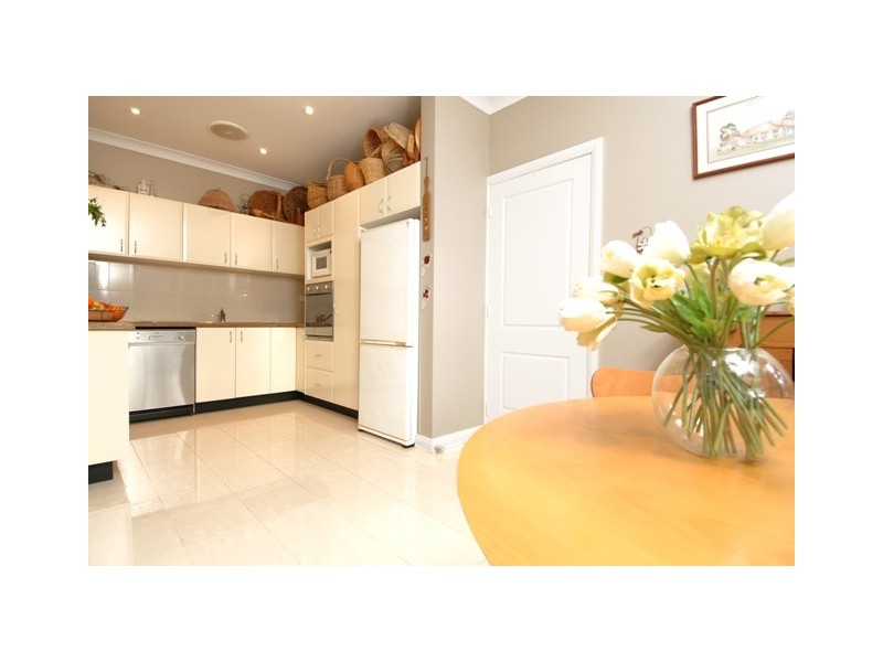 2/2 Canberra Avenue, Turramurra NSW 2074