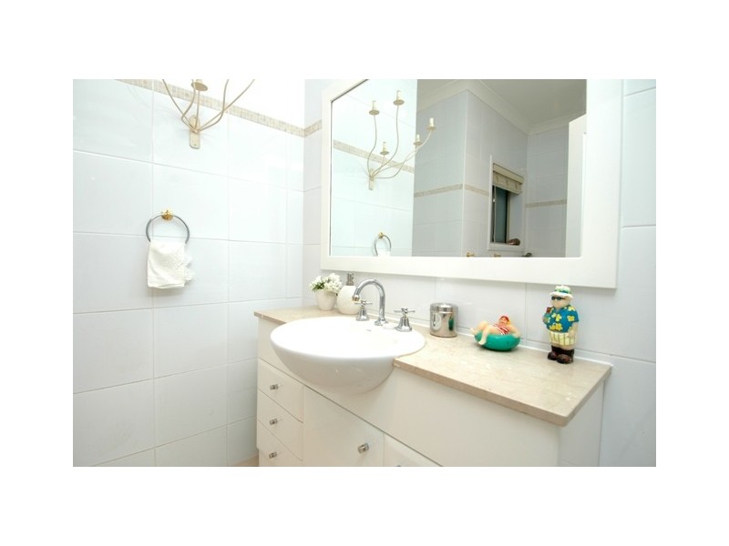 2/2 Canberra Avenue, Turramurra NSW 2074