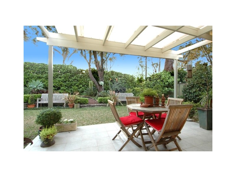 2/2 Canberra Avenue, Turramurra NSW 2074