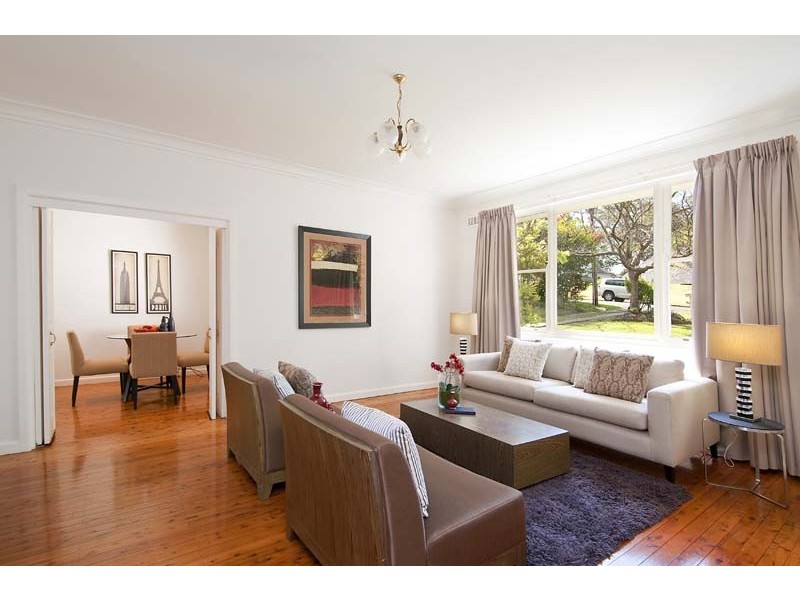 11 Canberra Avenue, Turramurra NSW 2074