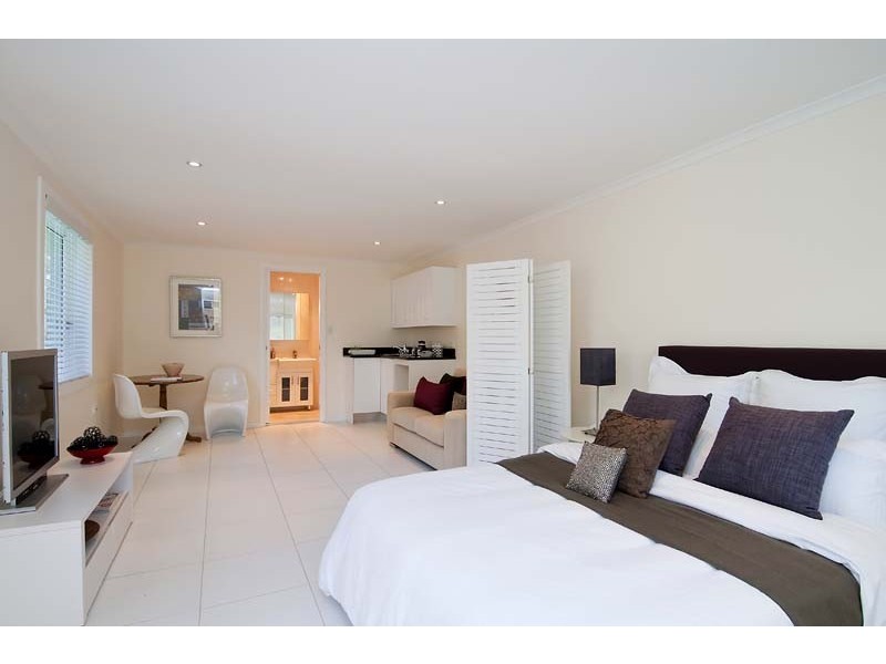 11 Canberra Avenue, Turramurra NSW 2074