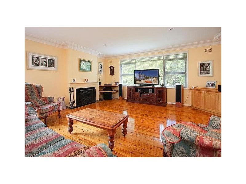 24 Glengarry Avenue, Turramurra NSW 2074