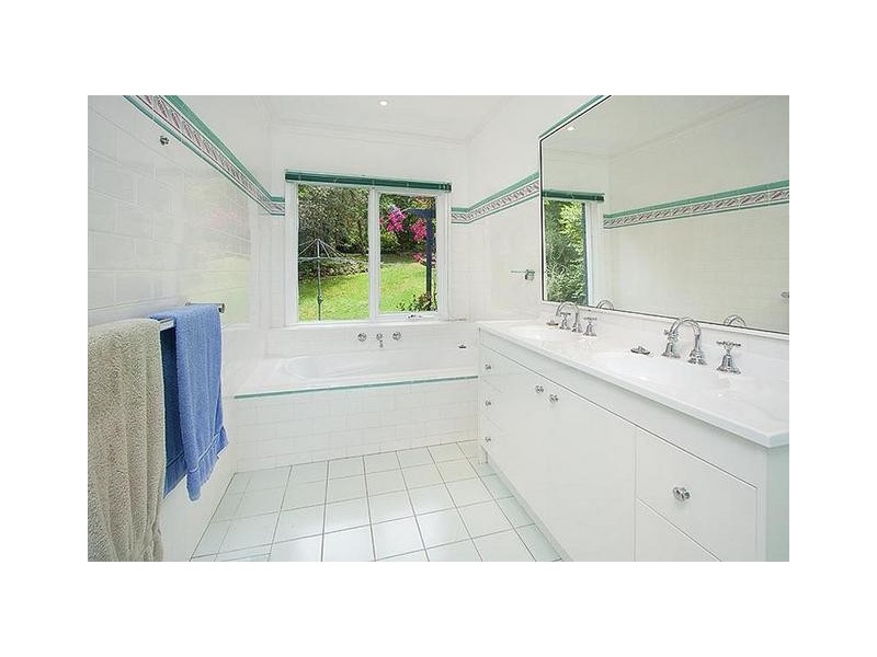 24 Glengarry Avenue, Turramurra NSW 2074