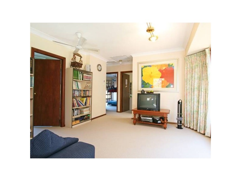 2 Oswald Close, Warrawee NSW 2074