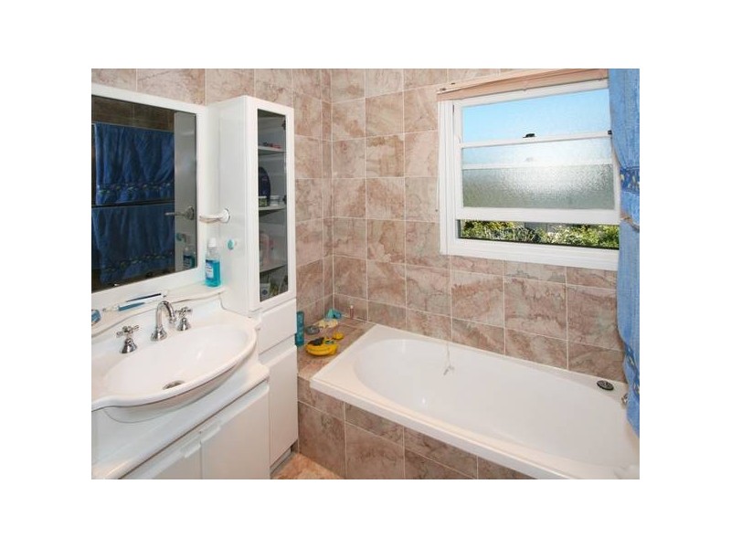 2 Oswald Close, Warrawee NSW 2074
