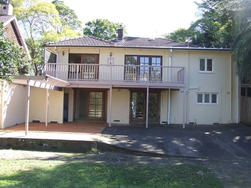 9 Ku-ring-gai Avenue, Turramurra NSW 2074