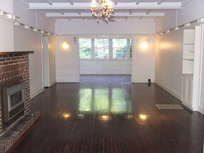 9 Ku-ring-gai Avenue, Turramurra NSW 2074