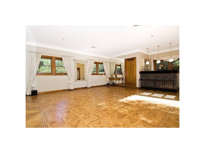 10 Macquarie Road, Pymble NSW 2073