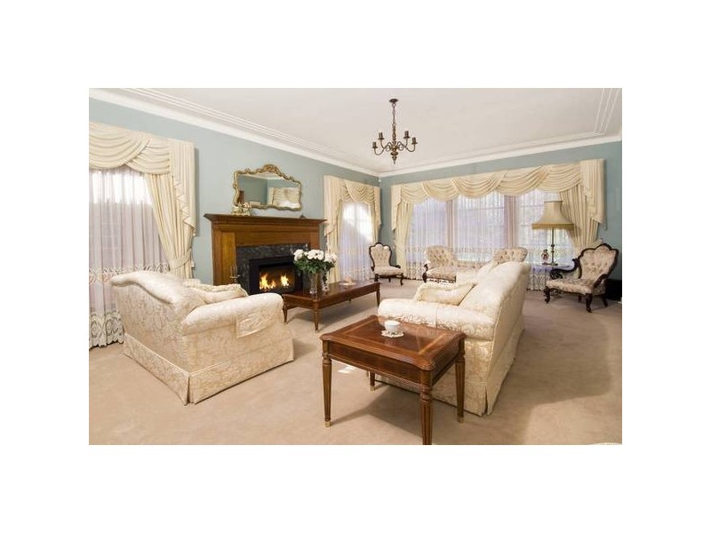 10 Macquarie Road, Pymble NSW 2073