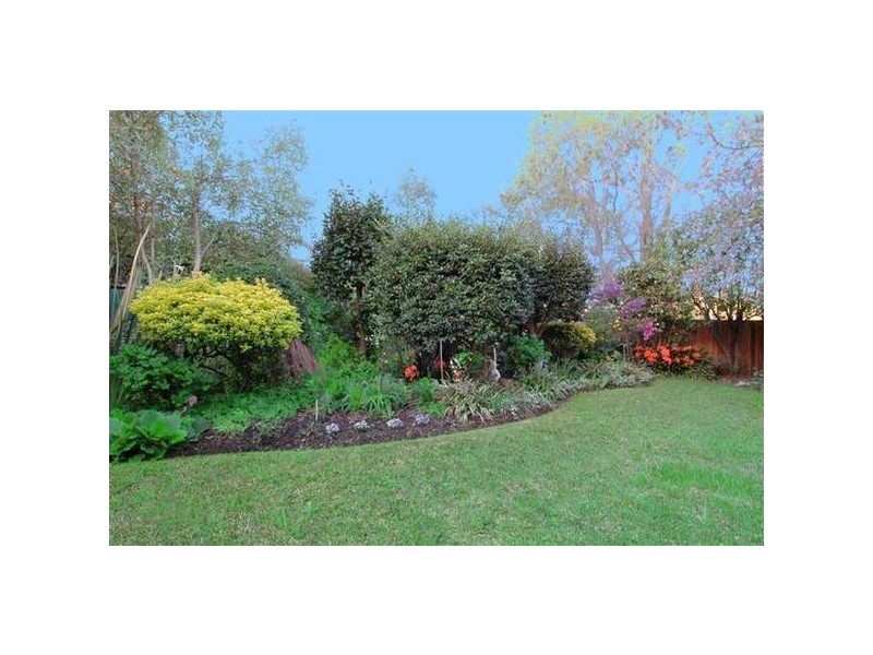 2 Laurence Avenue, Turramurra NSW 2074