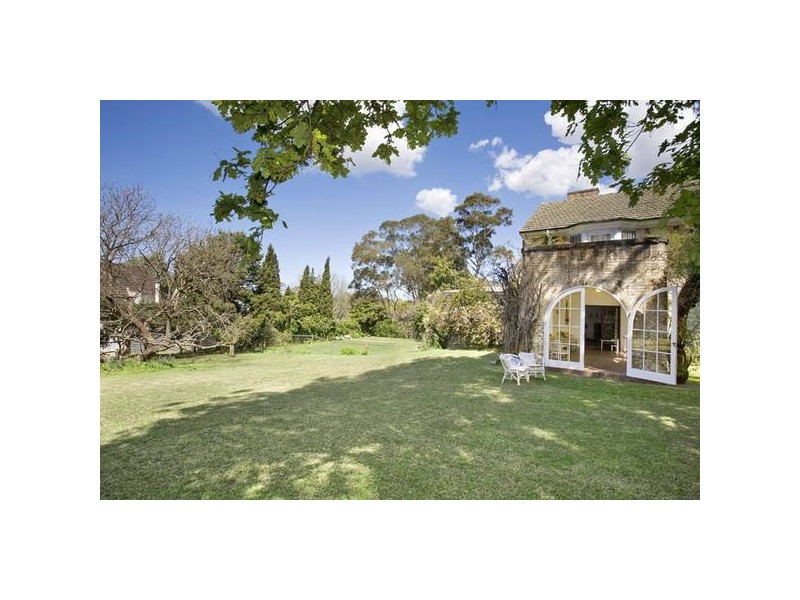11 Harrington Avenue, Warrawee NSW 2074