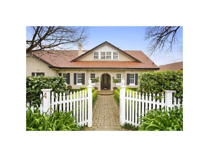 4 Laurel Avenue, Turramurra NSW 2074