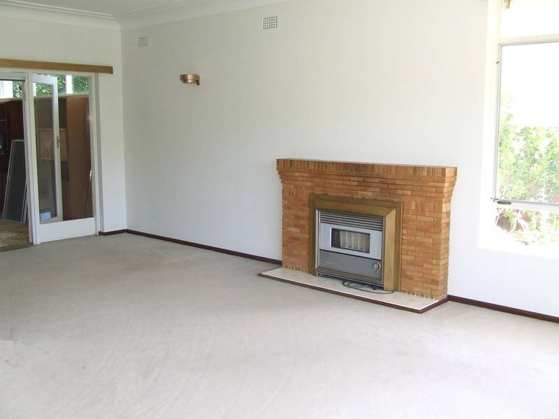 2 Laurence Avenue, Turramurra NSW 2074