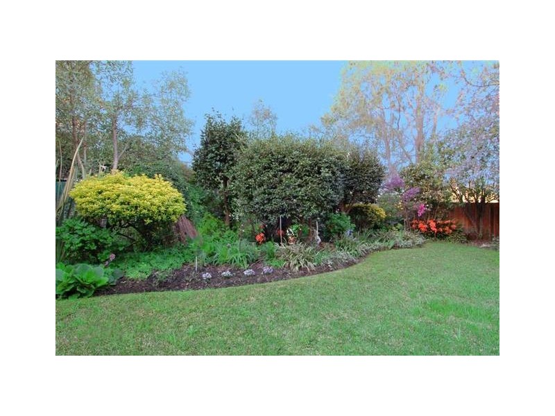 2 Laurence Avenue, Turramurra NSW 2074