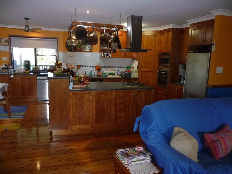 17 SNAPPER COURT, Woodgate QLD 4660