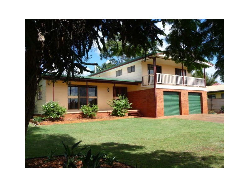 2 HINKLER STREET, Childers QLD 4660