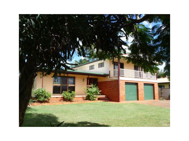 2 HINKLER STREET, Childers QLD 4660