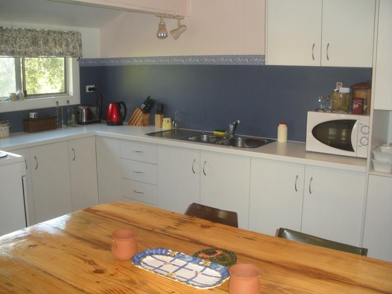 4 Mullers Road, Redridge QLD 4660