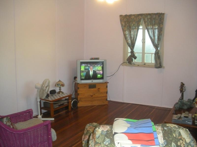 4 Mullers Road, Redridge QLD 4660