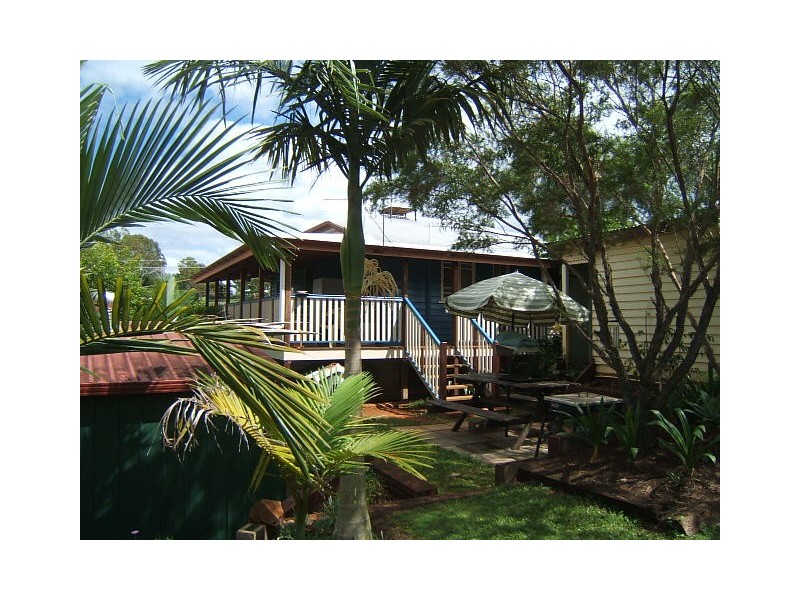 11 Taylor Street, Childers QLD 4660