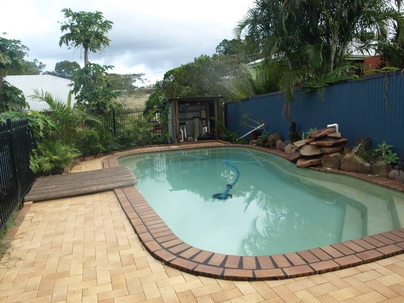11 Taylor Street, Childers QLD 4660