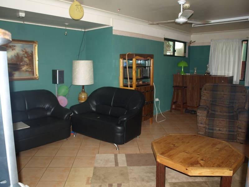 11 Taylor Street, Childers QLD 4660