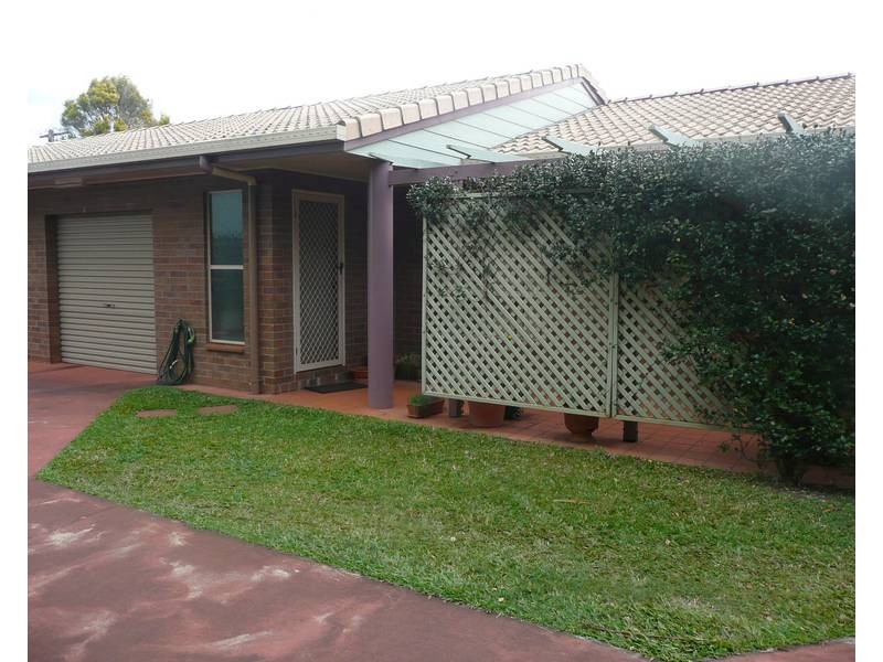 2/5 Cevn Street, Childers QLD 4660