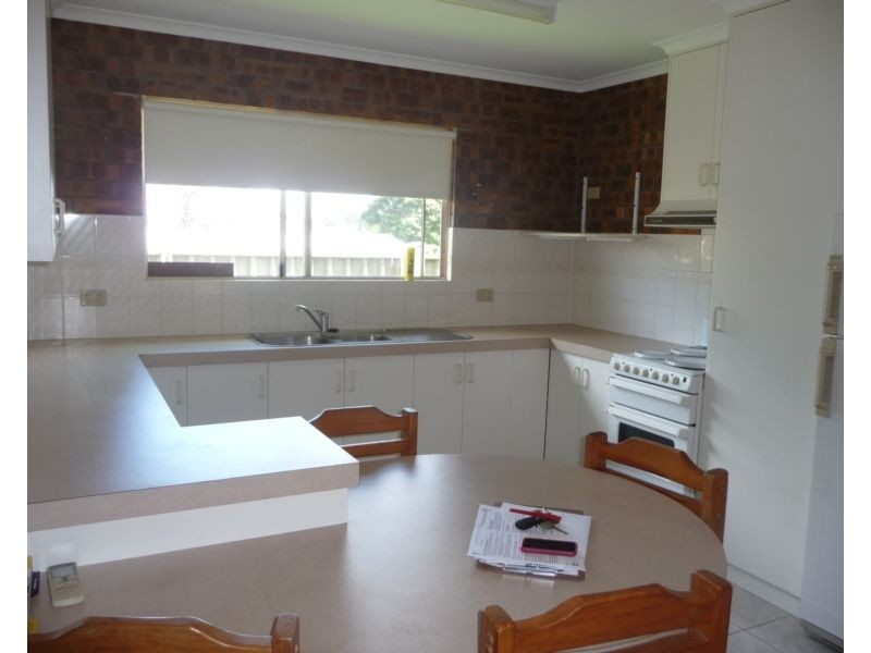 2/5 Cevn Street, Childers QLD 4660