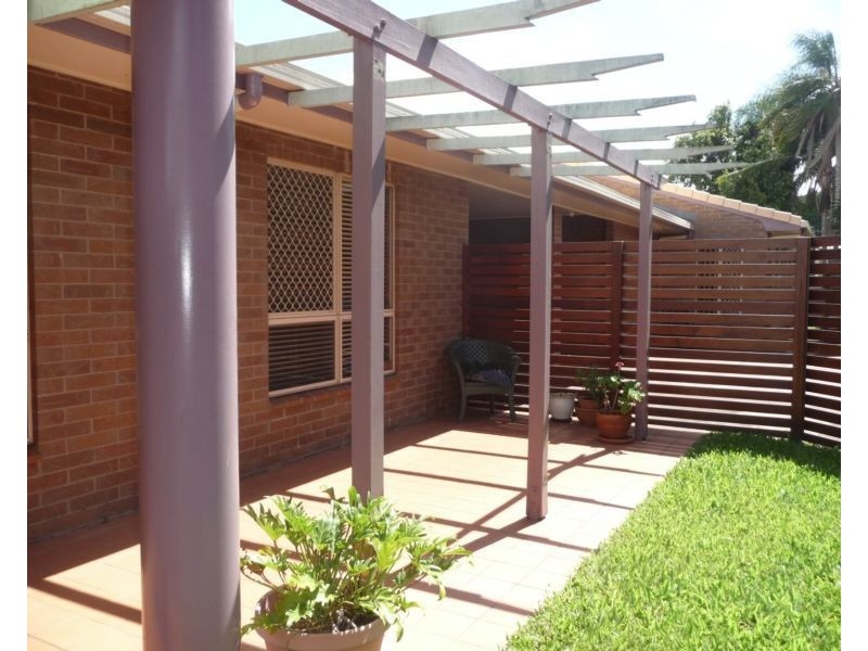 2/5 Cevn Street, Childers QLD 4660