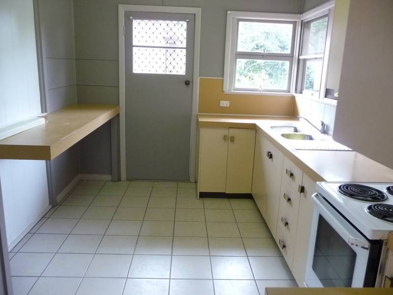 198 Churchill, Childers QLD 4660