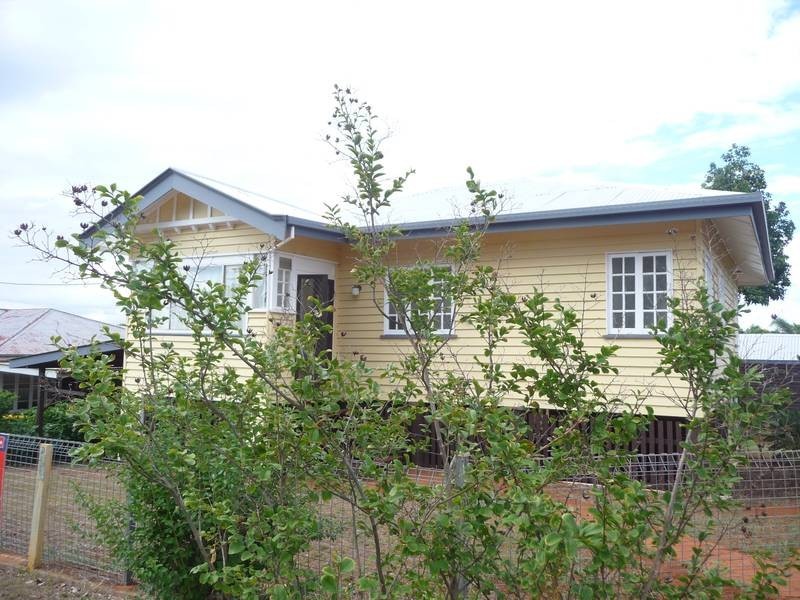 31 Oakes Street, Childers QLD 4660