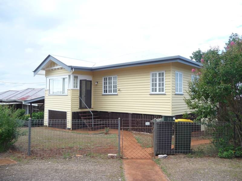 31 Oakes Street, Childers QLD 4660