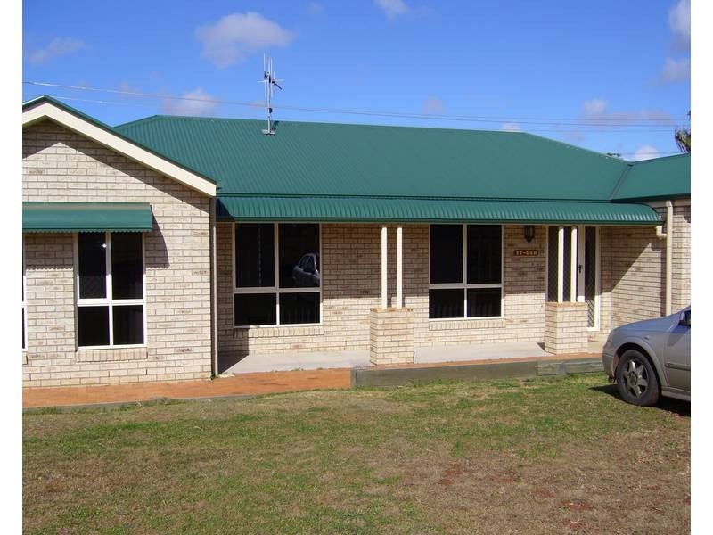 15 Pioneer Avenue, Childers QLD 4660