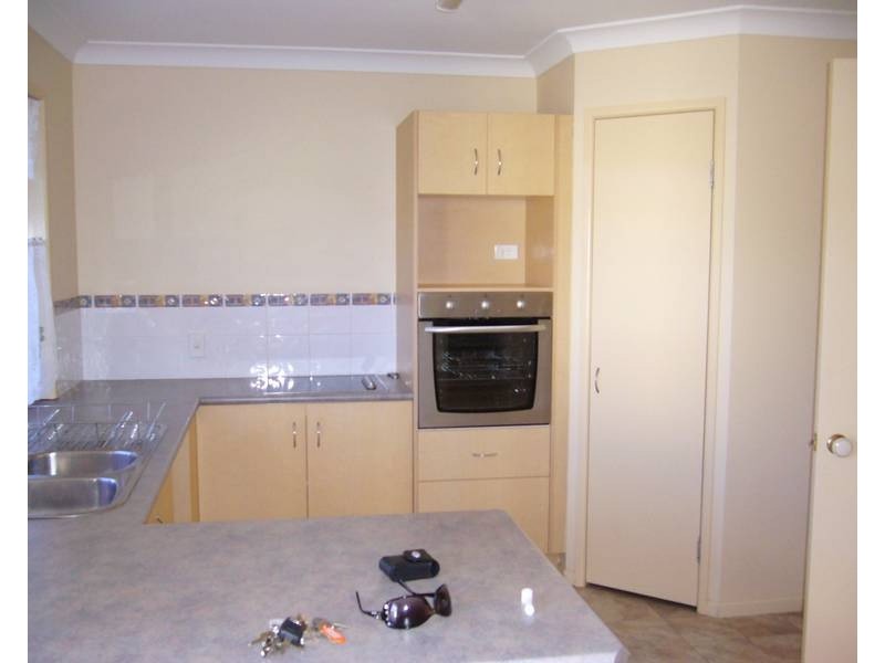 15 Pioneer Avenue, Childers QLD 4660