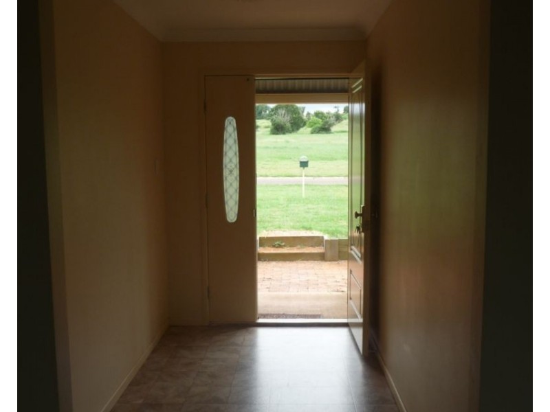 15 Pioneer Avenue, Childers QLD 4660