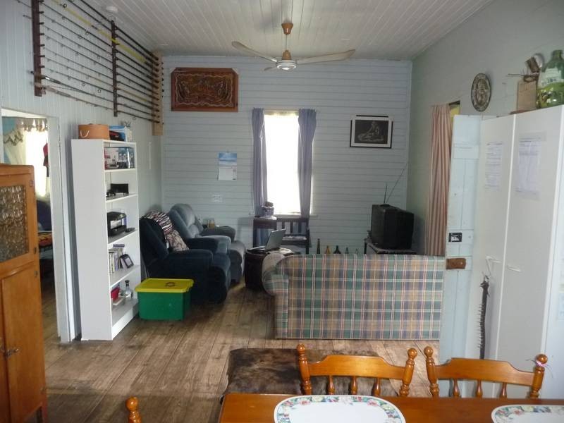 3 Caroline Street, Biggenden QLD 4621